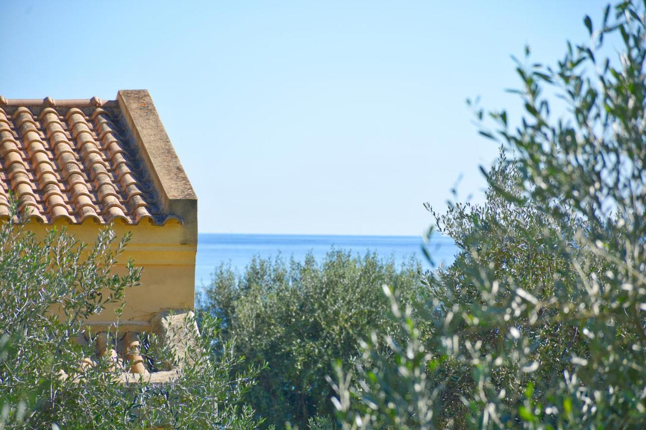 Pebbles And Sea At Barbati With Shared Pool公寓 外观 照片